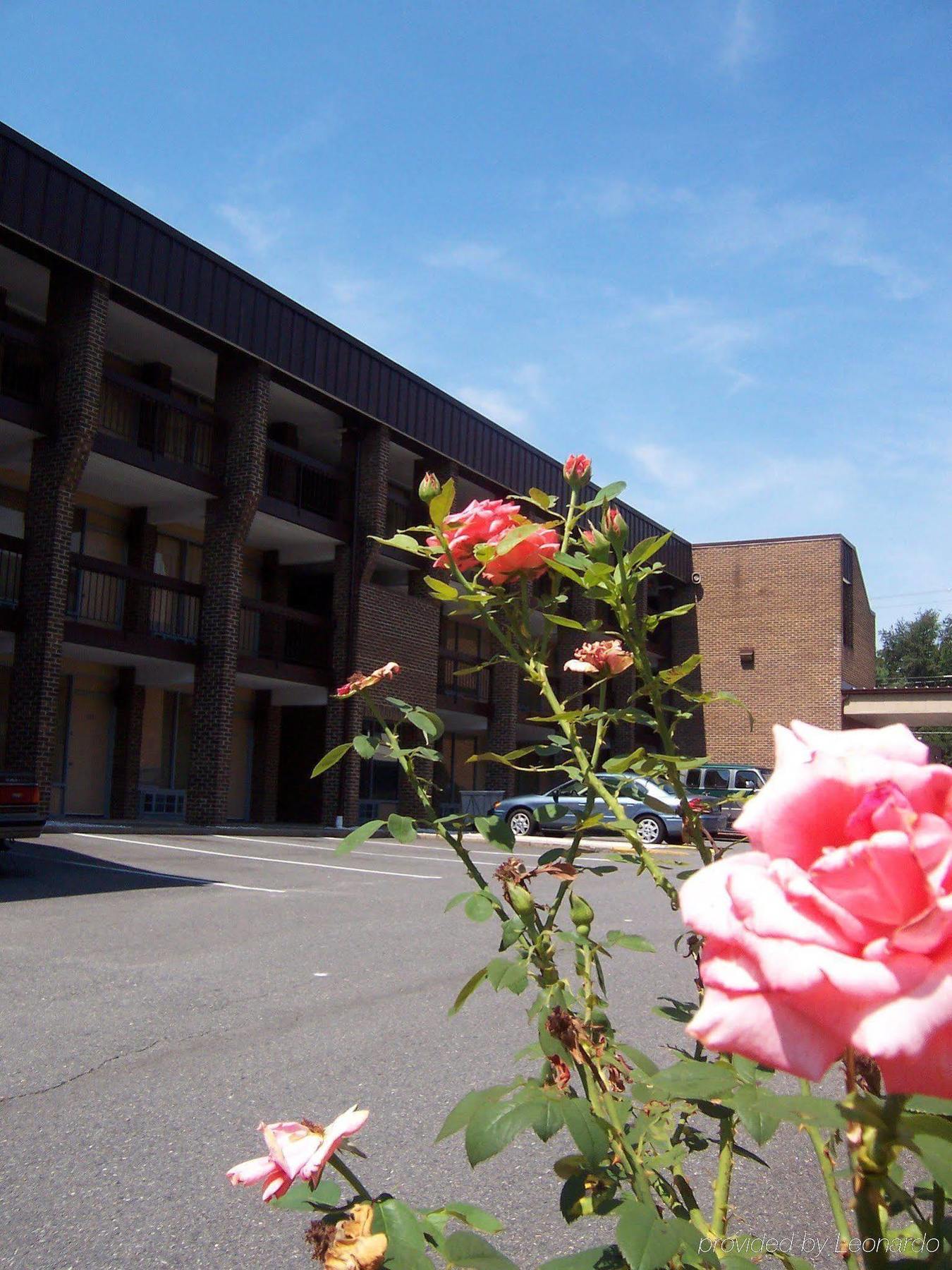 Vienna Wolf Trap Hotel Exterior photo